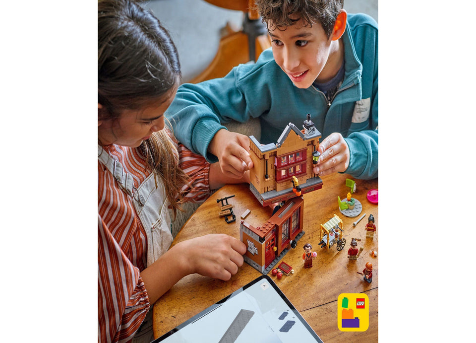 LEGO Harry Potter Diagon Alley Quidditch & Ice Cream Set 76452. 795 Pieces