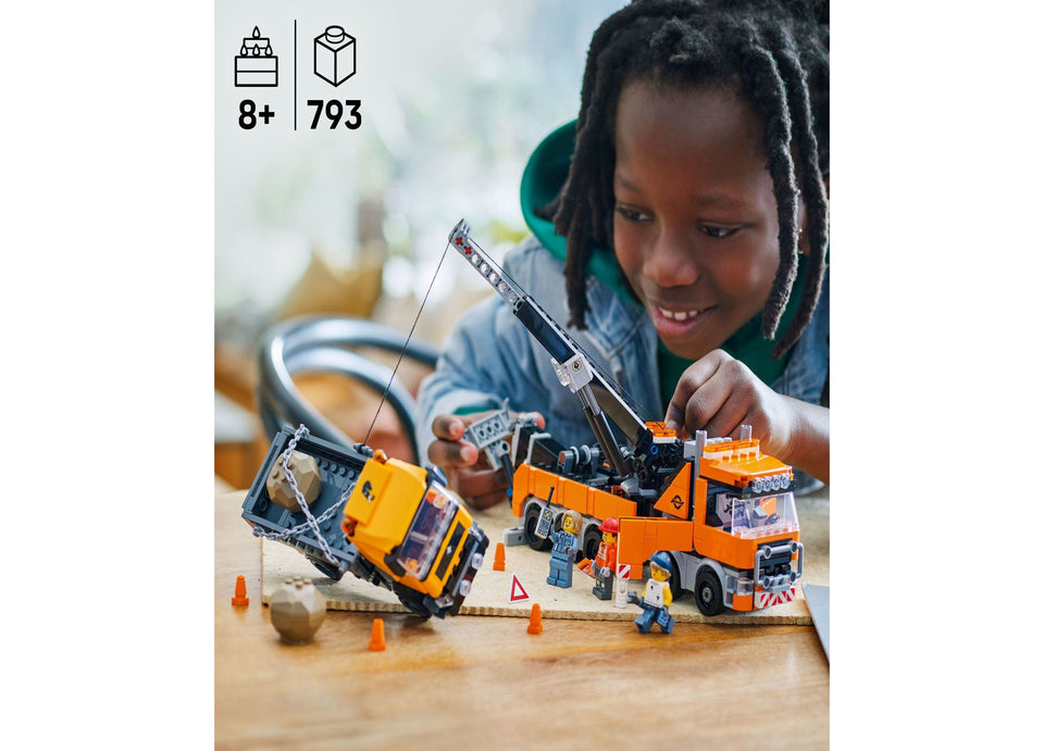 LEGO City Heavy-Duty Recovery Tow Truck Crane Toy 60467. 793 Pieces