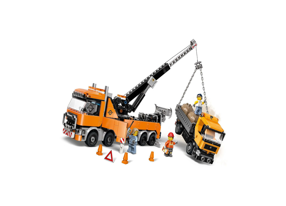 LEGO City Heavy-Duty Recovery Tow Truck Crane Toy 60467. 793 Pieces