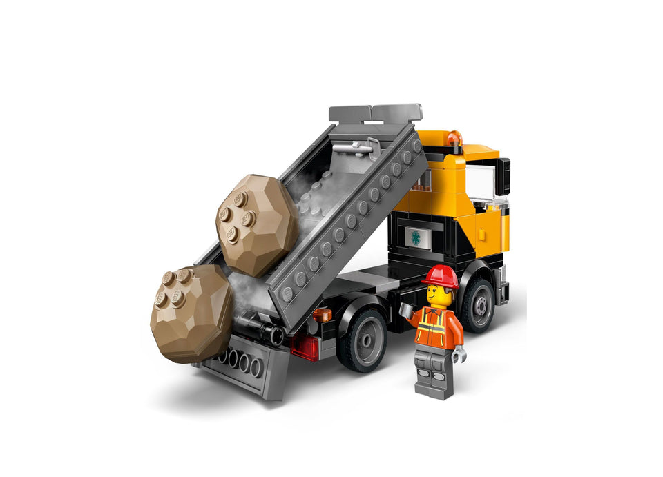 LEGO City Heavy-Duty Recovery Tow Truck Crane Toy 60467. 793 Pieces